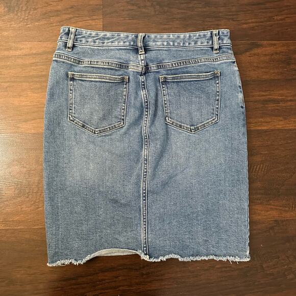 J. McLaughlin medium wash denim skirt size 6 - Picture 3 of 9